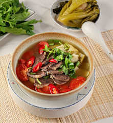 Canh Bò Cải Chua