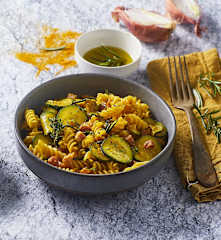 Fusilli alla curcuma e pancetta