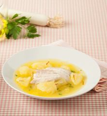 Sopa de lubina con patatas
