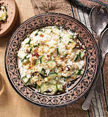 Ensalada de arroz con pepino, plátano y pasas (Chad)