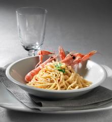 Bavette con scampi all'arancia