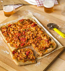 Pizza integral de pollo al ajillo y verduras