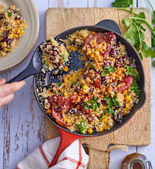 Semoule de chou-fleur au bacon grillé, maïs et haricots rouges