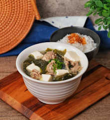 Seaweed Beef Tofu Soup