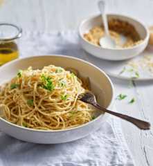 Spaghetti aux anchois et huile piquante