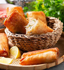 Teigtaschen mit Krabbenfleisch فطيرة الكابوريا (السلطعون)