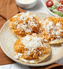 Tinga de col y ensalada de calabacita