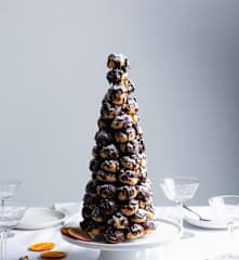 Portakallı Krema ve Bitter Çikolatalı Krokanbush (Croquembouche)