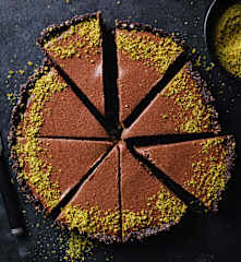 Chocolate mousse tart with pistachio paste