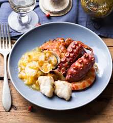 Pulpo y rape amariscado