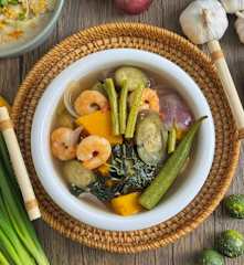 Laswa (Shrimp and Mixed Vegetable Soup with Shrimp paste)