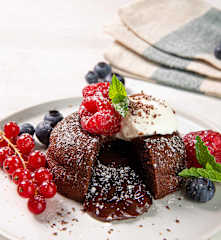 Semisfere al cioccolato dal cuore fondente