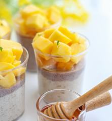 พุดดิ้งกะทิข้าวหอมมะลิ-ข้าวไรซ์เบอร์รีกับมะม่วงน้ำผึ้ง