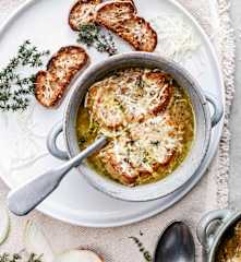 經典法式洋蔥濃湯