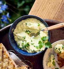 Erdnuss-Curry-Dip