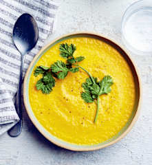 Velouté de carottes, poireaux et coriandre