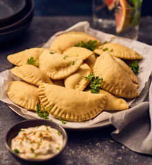 Empanadas mit Paprika-Pilz-Füllung