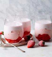 Quick strawberry dessert