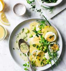Salada de batata com molho "green goddess"