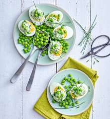 Œufs mimosa aux petits pois, skyr aux herbes