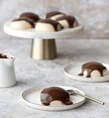 Kawowa panna cotta z sosem czekoladowym