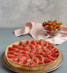 Tarta de frutillas y dulce de leche