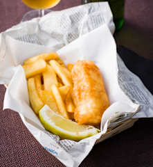 Fish and chips (Pescado frito a la inglesa)