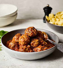 Meatballs in tomato sauce