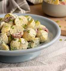 Hardallı Patates Salatası