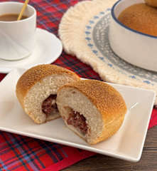 Corned Beef Pandesal