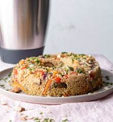 Bulgur con verdure e salsa ai funghi