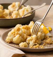 Karfiol mit Butterbröseln Karfiol mit Butterbröseln