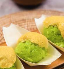 ข้าวเหนียวมูนใบเตยและสังขยา