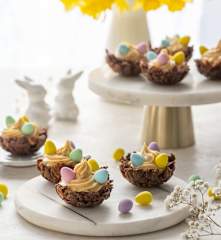 Wielkanocne gniazdka z kremem orzechowym