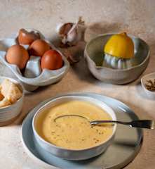 Cheesy garlic hollandaise sauce