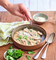 Risotto d'orge au jambon fumé et aux champignons