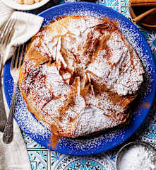 Bastela de pollo y almendras