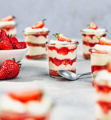 Tiramisu mit Erdbeeren