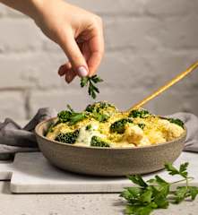 Brokuły i kalafior z owsianą kruszonką