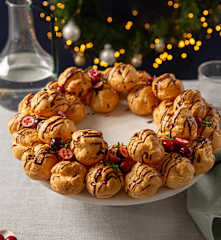 Ghirlanda di bignè natalizia