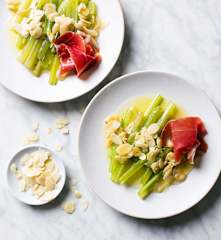 Borrajas con almendras y jamón