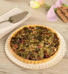 Torta salata scarola, olive e speck