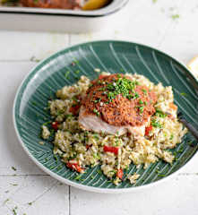 Zalm met zongedroogde-tomatenpesto en groenterijst