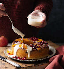 Budín al vapor de naranja roja y Campari