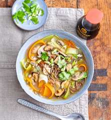Ramen aux champignons, nouilles soba et tofu