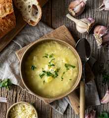 Czeska zupa czosnkowa