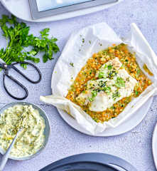Papillotes de poisson, semoule de carottes et courgettes