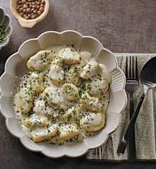 Νιόκι πατάτας με σάλτα cacio e pepe