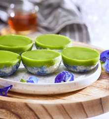 Kuih Seri Muka (Pandan Custard Rice Dessert)