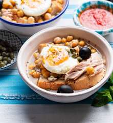 Sopa tunecina de garbanzos (Lablabi)